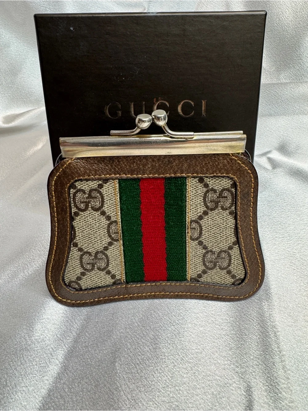 Vintage Gucci Sherry Line GG Supreme Kiss-Lock Coin Purse with Gucci Box - Picture 2 of 16